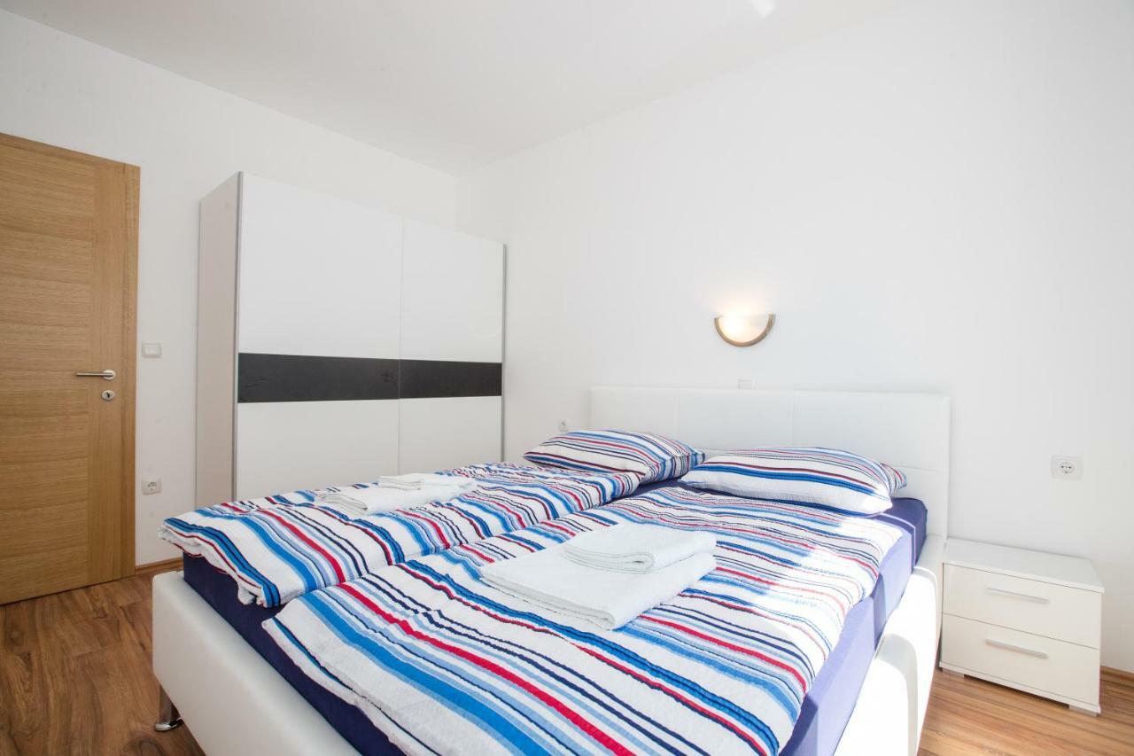 Apartments Petrusic スペタルスカ・ドラガ 部屋 写真